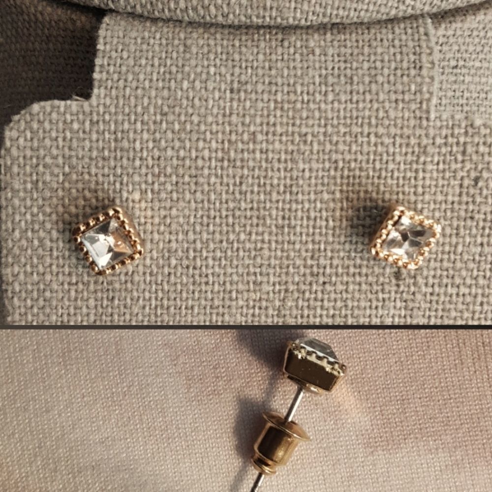 NWOT Pierced "Crystal"‎ Stud 1/4" Square Earrings Gold Beading